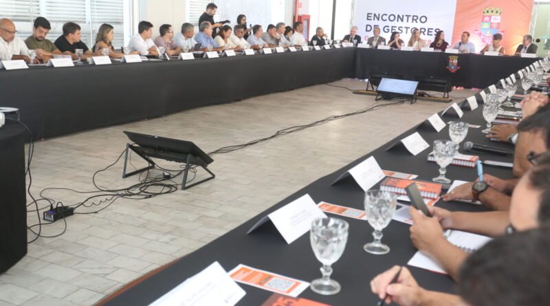 O prefeito Rodrigo Neves destacou que 64% das metas definidas para os primeiros 100 dias de governo já foram cumpridas.